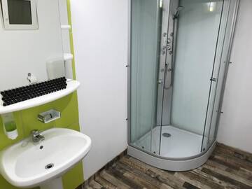 Фото номера Номер с кроватью размера «king-size» и видом на горы Гостевой дом Casa David г. Буштени 3