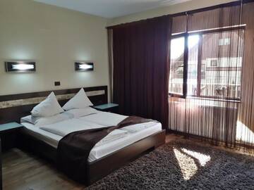 Фото номера Double Room with Free Pool Access - Vila 4 Курортные отели Complex Cochet г. Буштени 14