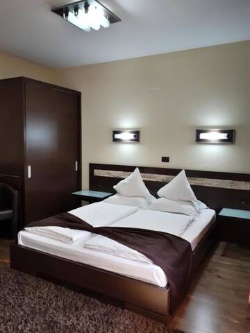 Фото номера Double Room with Free Pool Access - Vila 4 Курортные отели Complex Cochet г. Буштени 15