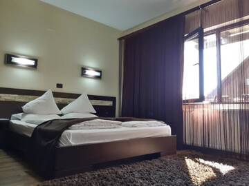 Фото номера Double Room with Free Pool Access - Vila 4 Курортные отели Complex Cochet г. Буштени 16