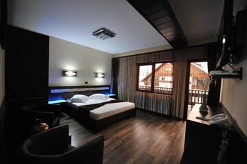 Фото номера Double Room with Free Pool Access - Vila 4 Курортные отели Complex Cochet г. Буштени 26