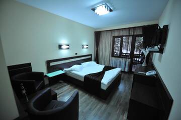 Фото номера Double Room with Free Pool Access - Vila 4 Курортные отели Complex Cochet г. Буштени 9