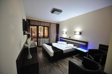 Фото номера Double Room with Free Pool Access - Vila 4 Курортные отели Complex Cochet г. Буштени 27