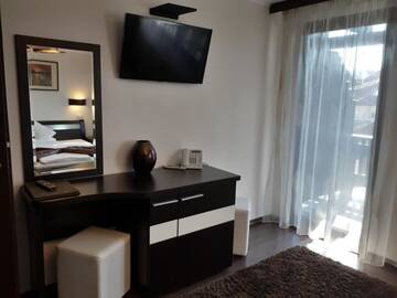 Фото номера Double Room with Free Pool Access - Vila 4 Курортные отели Complex Cochet г. Буштени 32