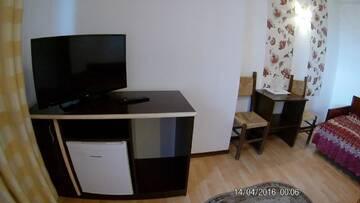 Фото номера Трехместный номер Отель Hotel Marasesti г. Буштени 3