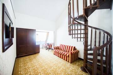 Фото номера Улучшенные апартаменты Дуплекс Отель Hotel Silva Busteni г. Буштени 5