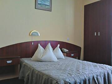 Фото номера Двухместный номер с 2 отдельными кроватями Отель Hotel Silva Busteni г. Буштени 11