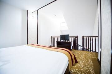 Фото номера Улучшенные апартаменты Дуплекс Отель Hotel Silva Busteni г. Буштени 6
