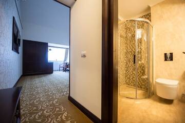Фото номера Улучшенные апартаменты Дуплекс Отель Hotel Silva Busteni г. Буштени 7