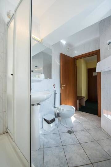 Фото номера Двухместный номер с 2 отдельными кроватями Отель Hotel Silva Busteni г. Буштени 18
