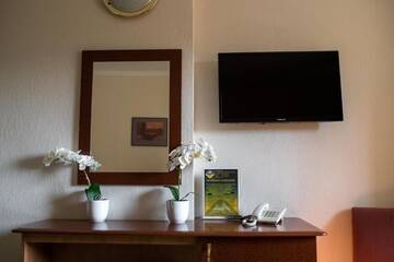 Фото номера Двухместный номер с 2 отдельными кроватями Отель Hotel Silva Busteni г. Буштени 17