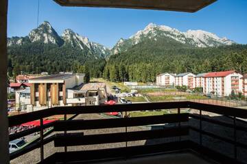 Фото номера Двухместный номер с 2 отдельными кроватями Отель Hotel Silva Busteni г. Буштени 6