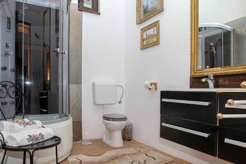 Фото номера Двухместный номер с 1 кроватью Гостевой дом IL Piccolo Castello Busteni г. Буштени 5