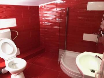 Фото номера Двухместный номер с 1 кроватью и балконом Гостевой дом La Tuguiata - Andutu Busteni г. Буштени 8