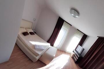 Фото номера Вилла с 3 спальнями Виллы CASA ALY г. Буштени 75