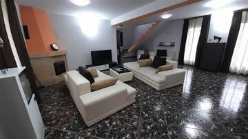 Фото номера Вилла с 3 спальнями Виллы CASA ALY г. Буштени 14