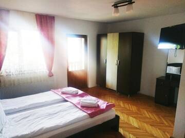 Фото номера Улучшенный двухместный номер с 1 кроватью Отель Bianca House г. Буштени 6