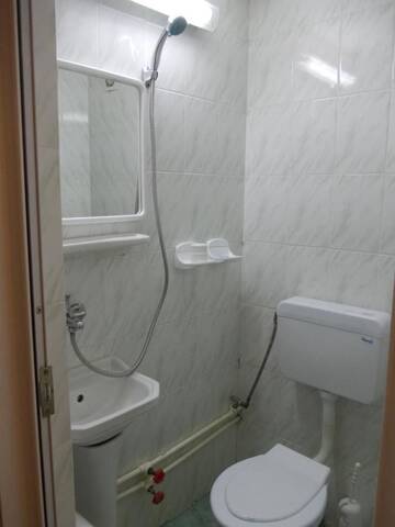 Фото номера Бюджетный двухместный номер с 2 отдельными кроватями Отель CPPI Nord г. Буштени 4