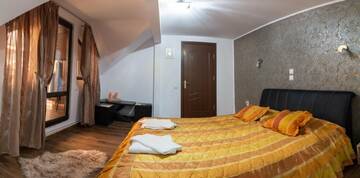 Фото номера Двухместный номер с 1 кроватью и видом на горы Гостевой дом Casa Lazar г. Буштени 8