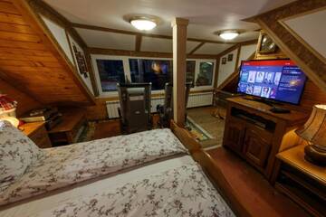 Фото номера Вилла с 1 спальней Виллы Boutique Hotel Club-Austria г. Буштени 6
