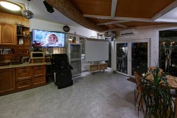 Фото номера Вилла с 6 спальнями Виллы Boutique Hotel Club-Austria г. Буштени 8