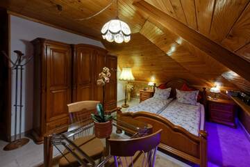 Фото номера Вилла с 6 спальнями Виллы Boutique Hotel Club-Austria г. Буштени 12