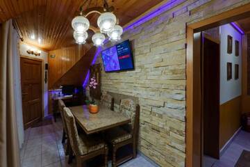 Фото номера Вилла с 6 спальнями Виллы Boutique Hotel Club-Austria г. Буштени 20