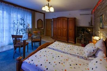 Фото номера Вилла с 6 спальнями Виллы Boutique Hotel Club-Austria г. Буштени 23