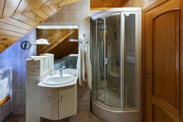 Фото номера Вилла с 6 спальнями Виллы Boutique Hotel Club-Austria г. Буштени 30