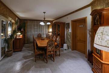 Фото номера Вилла с 6 спальнями Виллы Boutique Hotel Club-Austria г. Буштени 7