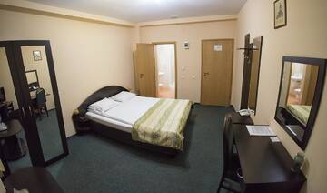 Фото номера Двухместный номер с 1 кроватью Отель Hotel Paraul Rece г. Буштени 2