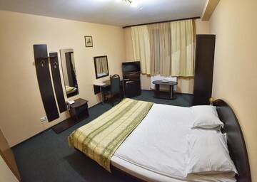 Фото номера Двухместный номер с 1 кроватью Отель Hotel Paraul Rece г. Буштени 3