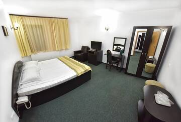 Фото номера Двухместный номер с 1 кроватью Отель Hotel Paraul Rece г. Буштени 7