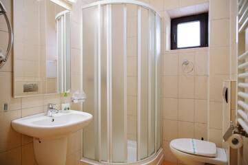 Фото номера Двухместный номер с 1 кроватью Отель Hotel Paraul Rece г. Буштени 11