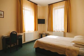 Фото номера Улучшенный двухместный номер с 1 кроватью Отель Hotel Paraul Rece г. Буштени 6