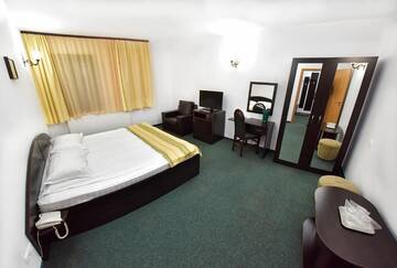 Фото номера Двухместный номер с 1 кроватью Отель Hotel Paraul Rece г. Буштени 20